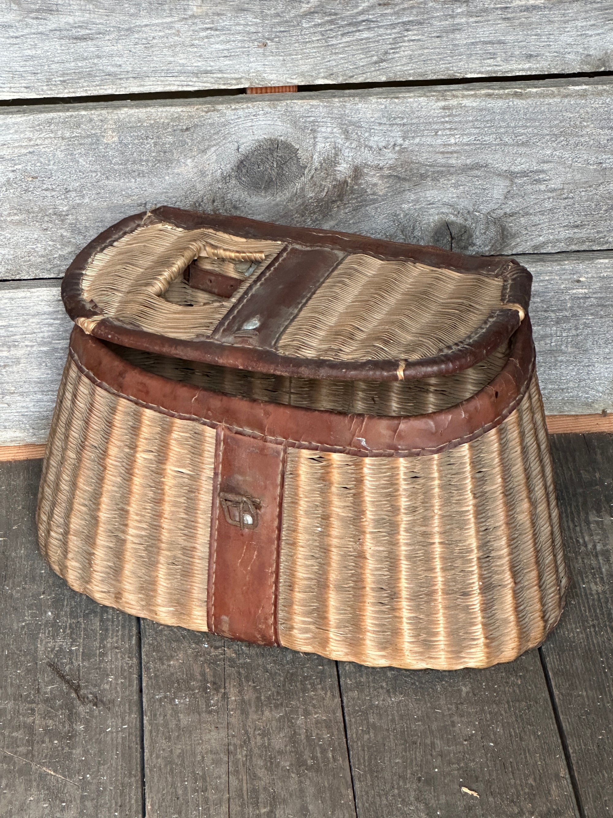 Wicker Fly Fishing Creel Basket, Canvas Shoulder Strap, Vintage